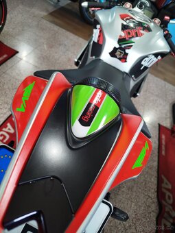 Aprilia rsv4 RR - 2