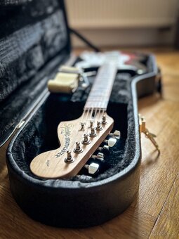 Squier Standard Stratocaster + hard case - 2