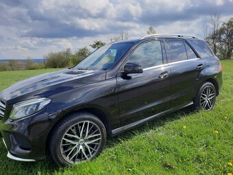 Mercedes - Benz - 2