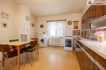 Prodej rodinného domu 146 m2, pozemek 291 m2 - Mšec - 2