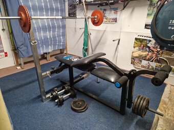 Posilovací lavice a činky - 2