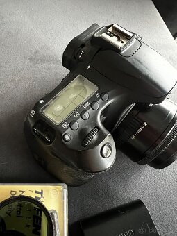 Canon EOS 60D + objektiv Canon 50mm 1.8f - 2