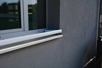 Prodám 3×(Držáky truhlíku)orginál . - 2