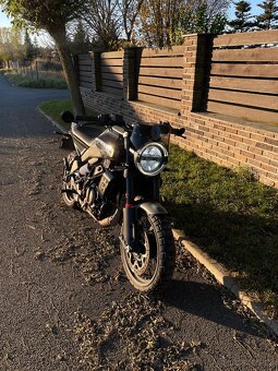 Husqvarna Svartpilen - 2