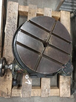 Ruční otočný stůl pro frézku - 2