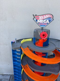 Hotwheels mega garage - 2