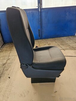 Otočná sedačka spolujezdce VW Transporter T6 - 2