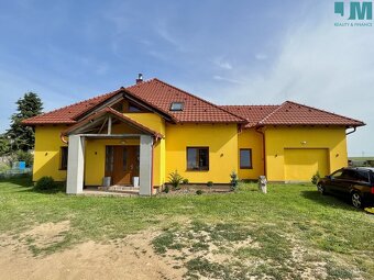Prodej krásného rodinného domu 369 m2 s pozemkem 2270 m2 - 2