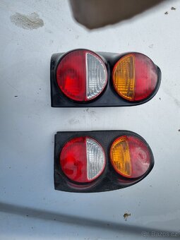 Prodám svetla Jeep cherokee KJ liberty - 2