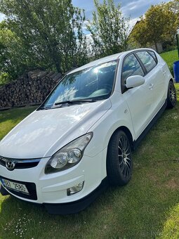 Hyundai i30 1.6 92 kW r.v. 2009 - 2
