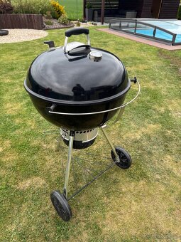 WEBER Gril na dřevo a uhlí Master-Touch® GBS E-5750, 57 cm, - 2