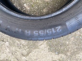 Pneu 215/55 R17 - 2
