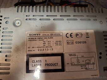 SONY CDX-GT225C - 2