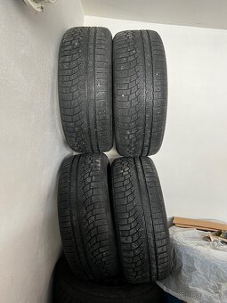 Nokian WR A4 235/45/19 zimní sada - 2