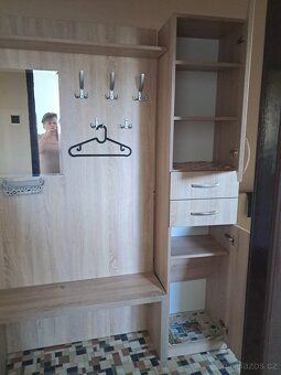 Prodám skříně + botníková stěna - 2