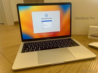MacBook Pro 13" 2017, i5 / 8 GB / 256 GB SSD - 2