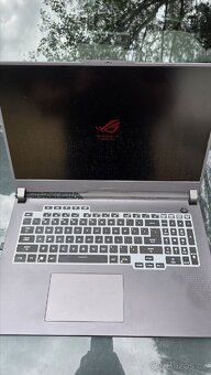 ASUS ROG Strix G713PI – Ryzen 9 / RTX 4070 / 32GB 36m zaru - 2