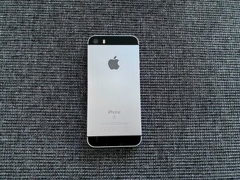 Apple iPhone SE 64 GB Space Gray - 2