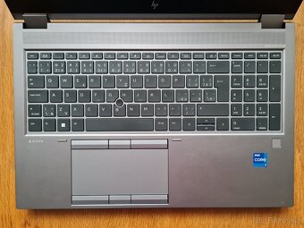 Nádherný HP ZBook Fury G8 1TB/64GB a dokovací stanice - 2