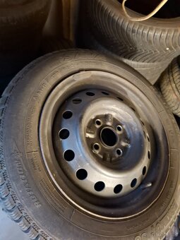 Zimni sada Yaris 4x100 175/65R14 - 2