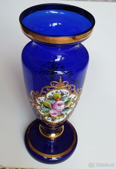 velmi pěkná váza modré sklo výška 21cm - 2