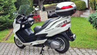 Suzuki Burgman 400 - r. 2011, najeto 42.318 km - 2
