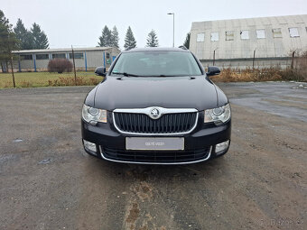 Škoda Superb II kombi 2.0TDi 103kW,xenony,tažné,senzory - 2