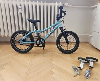 Rascal 14 + balanční kolečka + přilba - 2