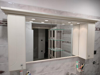 Prodám koupelnové skříňky se zrcadlem - 2