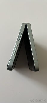 Prodam samsung galaxy Z Flip6 - 2
