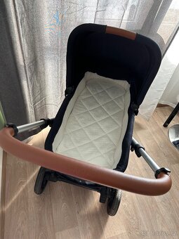 Sada kočárek a autosedačka - 2