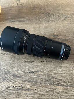 Olympus  m zuiko 40-150 2.8 Pro - 2