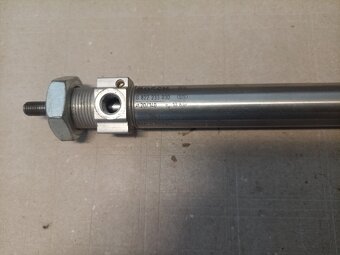 Pneumatický válec - 2