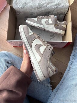 Nike SB Dunk Low Sail Beige - 2