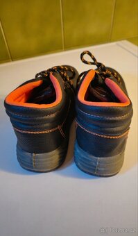 Černooranžové firsty boty 39 - 2