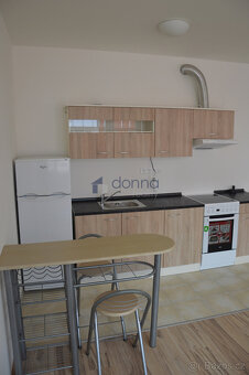 Pronájem bytu 1+kk, 31m² + terasa 30m2, ul. Sicherova, Praha - 2