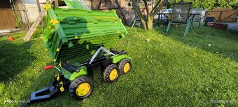 Přives šestikolový John Deere - 2