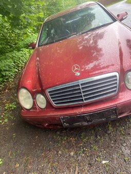 Mercedes CLK 320 veskere dily z vozu - 2