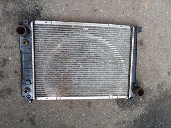 BMW E30 CHLADIČ MOTORU k Aut. Převodovce - 2