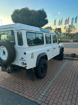 LAND ROVER DEFENDER - 2