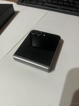 Samsung Galaxy Z Flip 6 - 2
