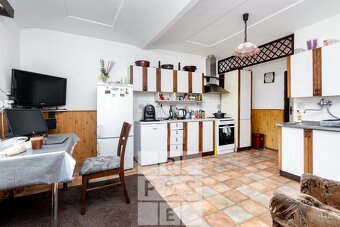 Prodej rodinné domy, 254 m2 + 1147 254 m2 pozemek - Mirošovi - 2