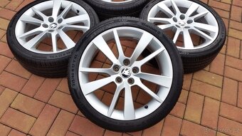 Letní sada ŠKODA Rapid, Fabia3 5x100 R17 pneu 215/40 4x7mm - 2
