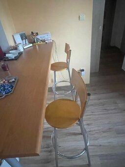 Barový stůl a 3 židle - 2