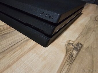 PS4 PRO 1TB - 2