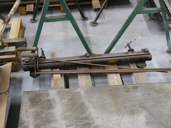 Nůžky na plech litinové a návalkovačka - 2