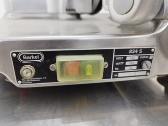 Nářezový stroj Berkel 834 S, nářezák - 2
