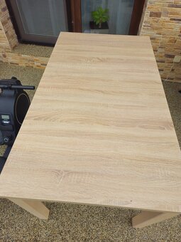 Prodám rozkládací jídelní stůl - 2