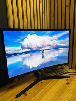 Herní monitor Samsung C24RG50 144 Hz - 2