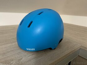 Dětská helmička. - 2